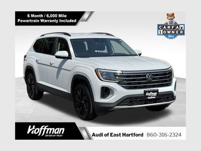 Used 2024 Volkswagen Atlas SE w/ Black Wheel Package