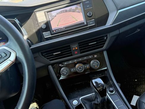 Used 2023 Volkswagen Jetta SE FWD image 24