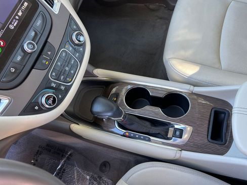 Used 2024 Chevrolet Malibu LT image 35