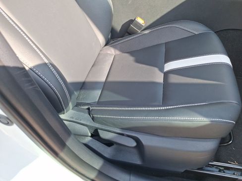 Used 2025 Toyota Camry SE w/ Convenience Package image 34