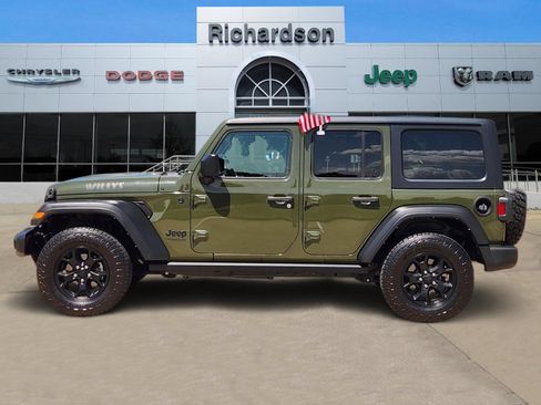 Used 2022 Jeep Wrangler Unlimited Sport AWD/4WD image 3