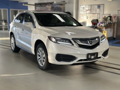 Used 2018 Acura RDX FWD w/ Technology Package image 3