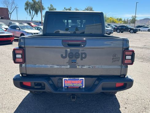 Used 2024 Jeep Gladiator Sport image 6