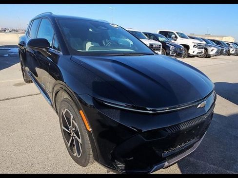 Used 2025 Chevrolet Equinox EV LT image 5