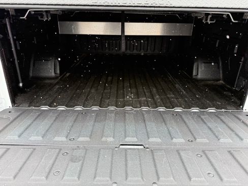 Used 2022 Chevrolet Silverado 1500 ZR2 w/ Technology Package image 20