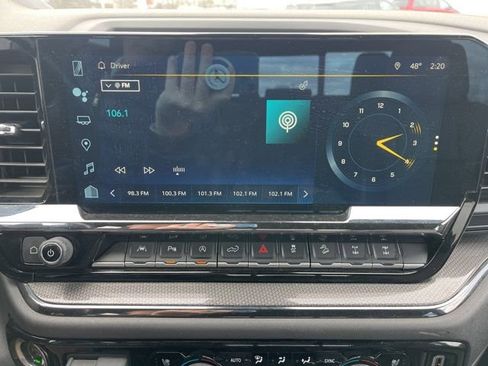 Used 2023 Chevrolet Silverado 1500 ZR2 image 12