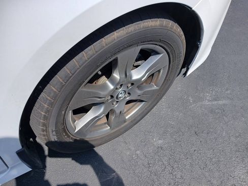 Used 2019 Toyota Sienna SE FWD image 16