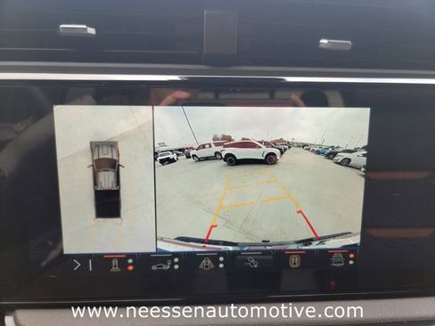 Used 2025 GMC Sierra 2500 AT4 w/ AT4 Premium Plus Package AWD/4WD image 27