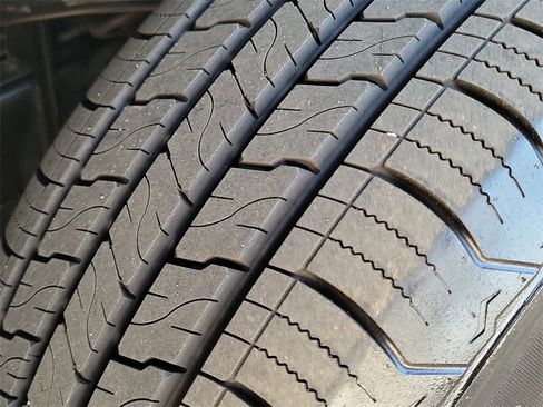 Used 2023 Chevrolet Colorado Trail Boss w/ Technology Package image 24