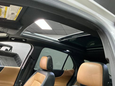 Used 2018 Chevrolet Equinox Premier image 24