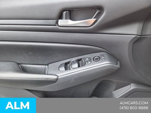 Used 2025 Nissan Altima 2.5 SV FWD image 24