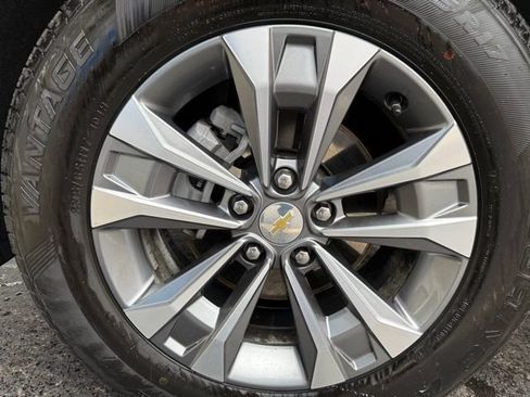 Used 2026 Chevrolet Equinox LT image 9