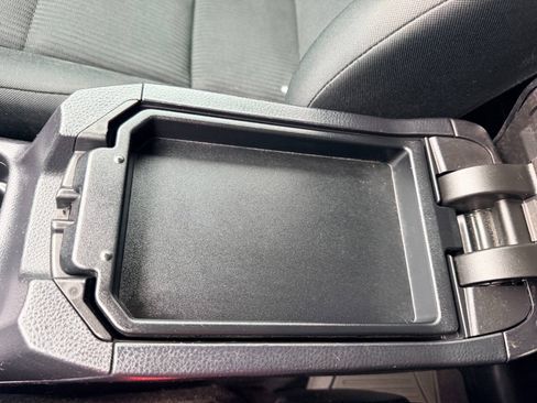Used 2017 Toyota RAV4 LE w/ Carpet Mat Package FWD image 38