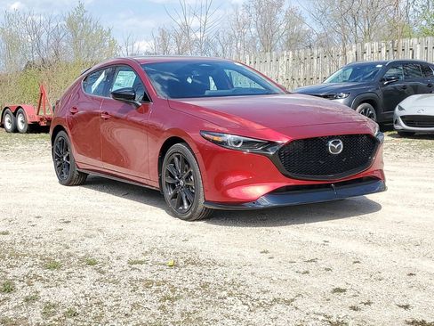 New 2026 MAZDA MAZDA3 Hatchback w/Premium Plus Pkg AWD/4WD image 4