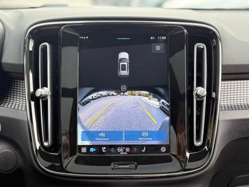 Used 2021 Volvo XC40 P8 Recharge w/ Advanced Package image 31