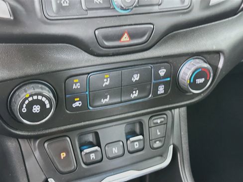 Used 2019 GMC Terrain SLE FWD image 24