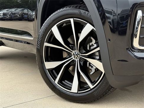 New 2025 Volkswagen Atlas SEL Premium R-Line image 2
