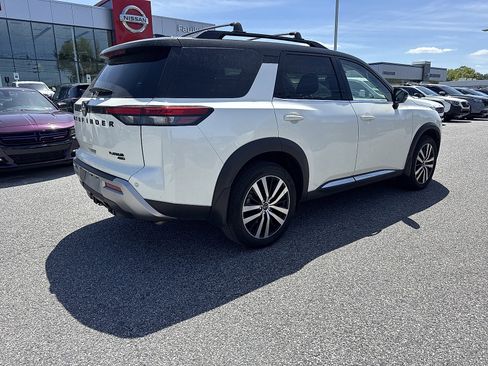 Certified 2023 Nissan Pathfinder Platinum w/ Cargo Package AWD/4WD image 3