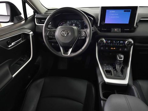 Used 2023 Toyota RAV4 XLE Premium image 17