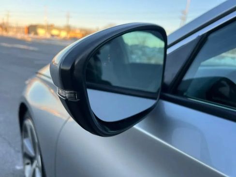 Used 2018 Honda Accord Touring image 30