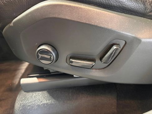 Used 2021 Volvo XC90 T8 Inscription Expression w/ Climate Package image 15