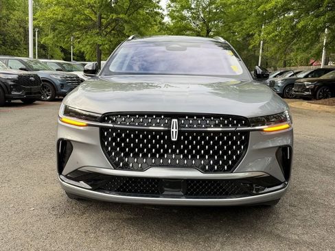 Used 2024 Lincoln Nautilus Reserve AWD/4WD image 2