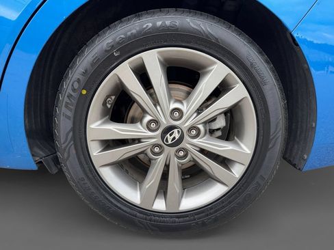 Used 2018 Hyundai Elantra Value Edition FWD image 11