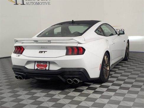 Used 2024 Ford Mustang GT Premium image 7