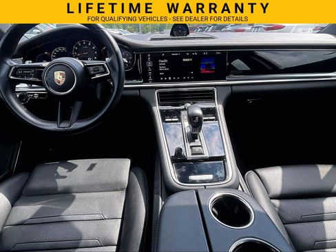 Used 2021 Porsche Panamera image 16