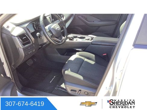 Used 2025 Nissan Rogue SV AWD/4WD image 8