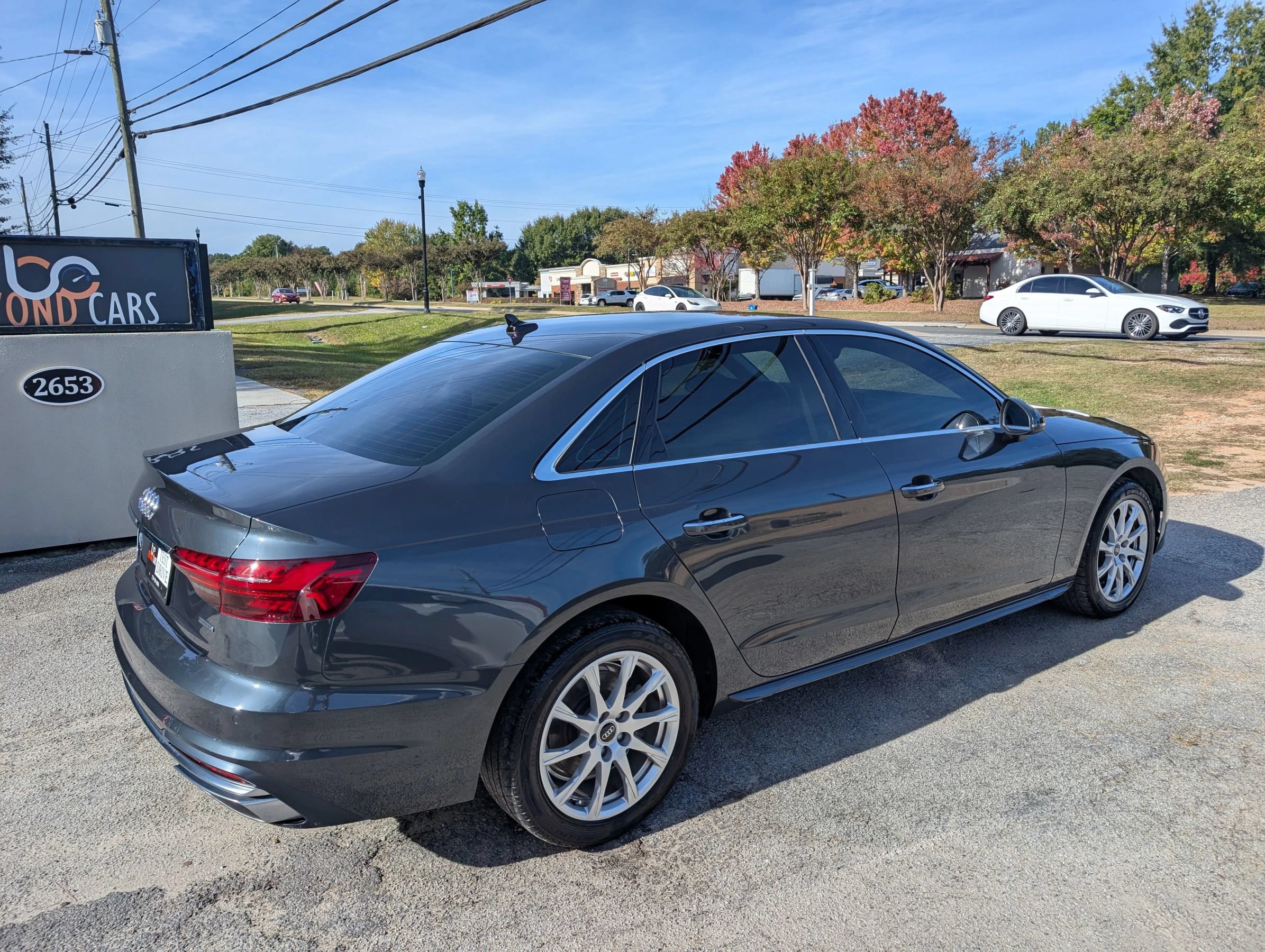 Used 2022 Audi A4 2.0T Premium w/ Convenience Package AWD/4WD image 4