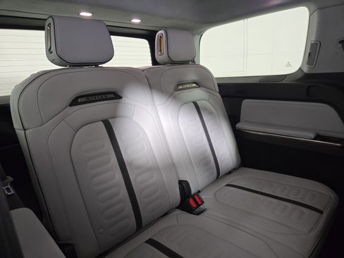 Used 2024 Rivian R1S Adventure AWD/4WD image 25