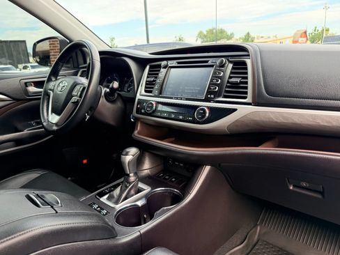 Used 2019 Toyota Highlander Limited AWD/4WD image 14