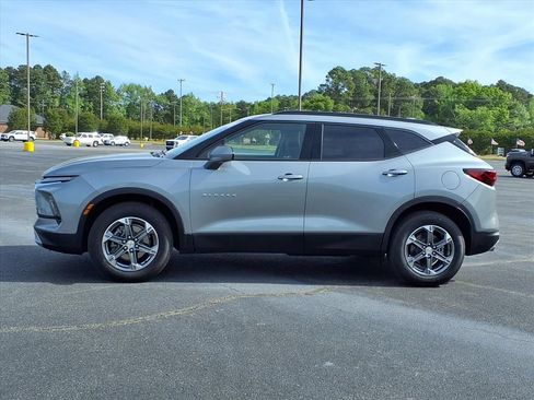 Used 2024 Chevrolet Blazer LT w/ Convenience Package FWD image 15