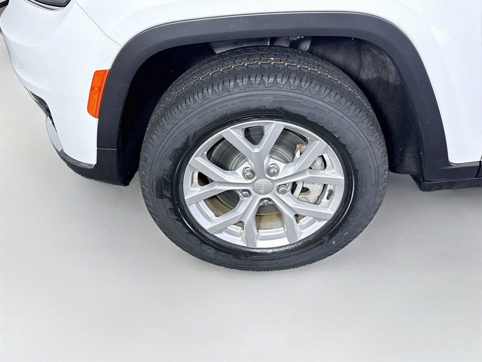 Used 2023 Jeep Grand Cherokee L Limited AWD/4WD image 26