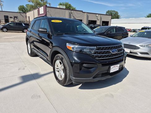 Used 2022 Ford Explorer XLT AWD/4WD image 4