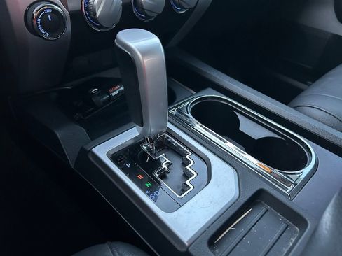 Used 2015 Toyota Tundra SR5 w/ SR5 Upgrade Package image 28