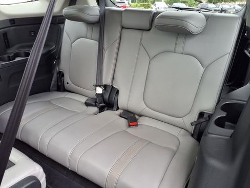 Used 2025 Honda Pilot Touring image 20