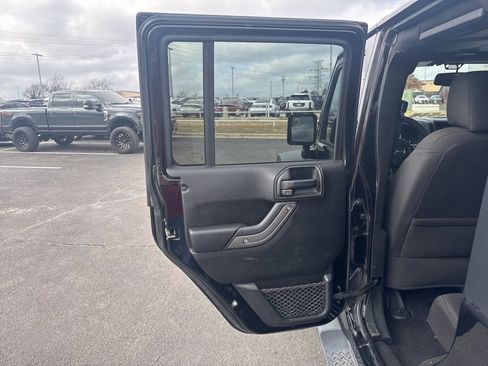Used 2018 Jeep Wrangler Unlimited Sport S image 21