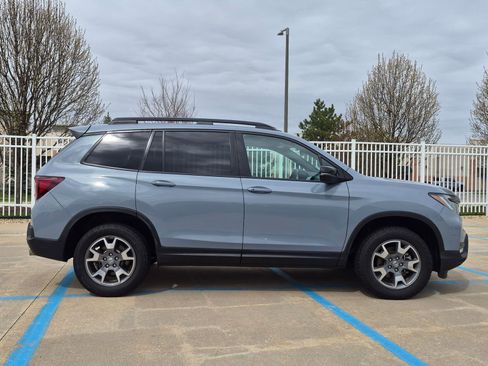 Certified 2023 Honda Passport TrailSport image 5