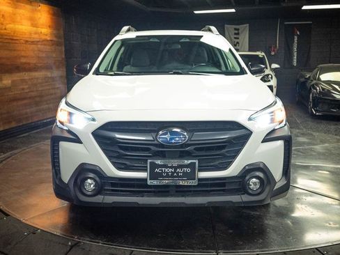 Used 2023 Subaru Outback Premium AWD/4WD image 4