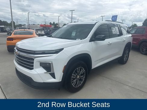 Used 2026 Chevrolet Traverse LT w/ LPO, Floor Liner Package FWD image 3
