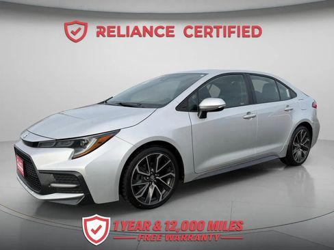 Used 2020 Toyota Corolla SE w/ SE Premium Package image 2