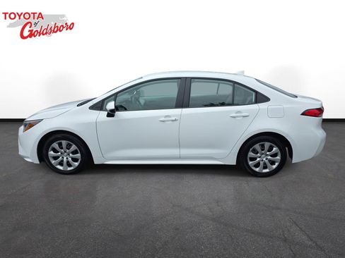 Used 2026 Toyota Corolla LE FWD image 8