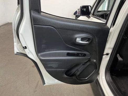 Used 2023 Jeep Renegade Latitude AWD/4WD image 19