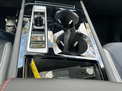New 2026 Volkswagen Atlas Peak Edition AWD/4WD image 11