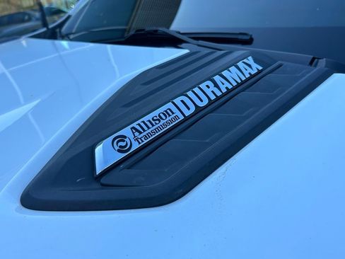 Used 2024 Chevrolet Silverado 2500 LT image 32