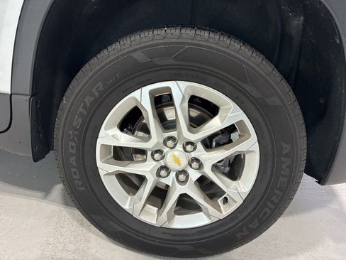 Used 2022 Chevrolet Traverse LS image 36