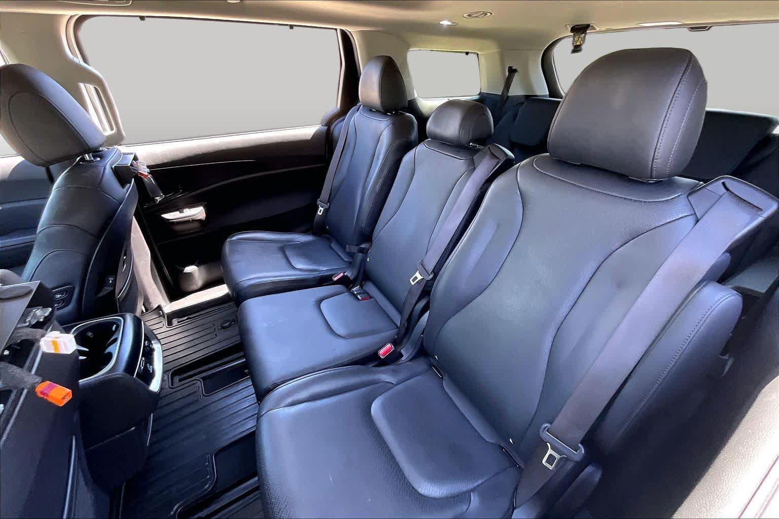 Used 2025 Kia Carnival SX Prestige FWD image 19