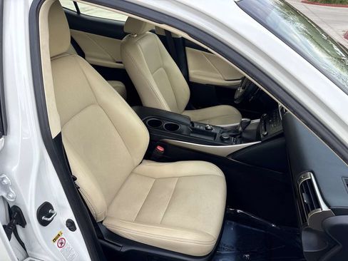 Used 2015 Lexus IS 250 RWD image 17